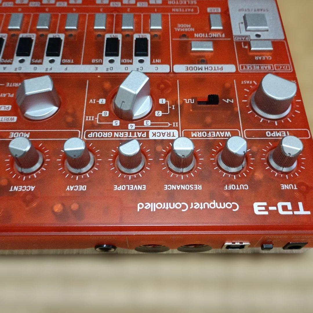鍵盤楽器 behringer td-3-tg