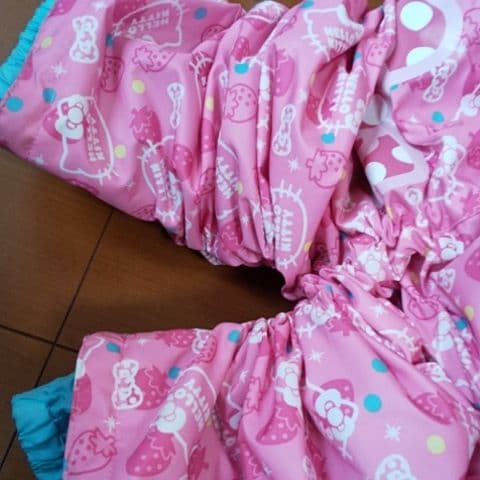8090~110120cm着丈調整可能HelloKittyジャンプ スキーウェア