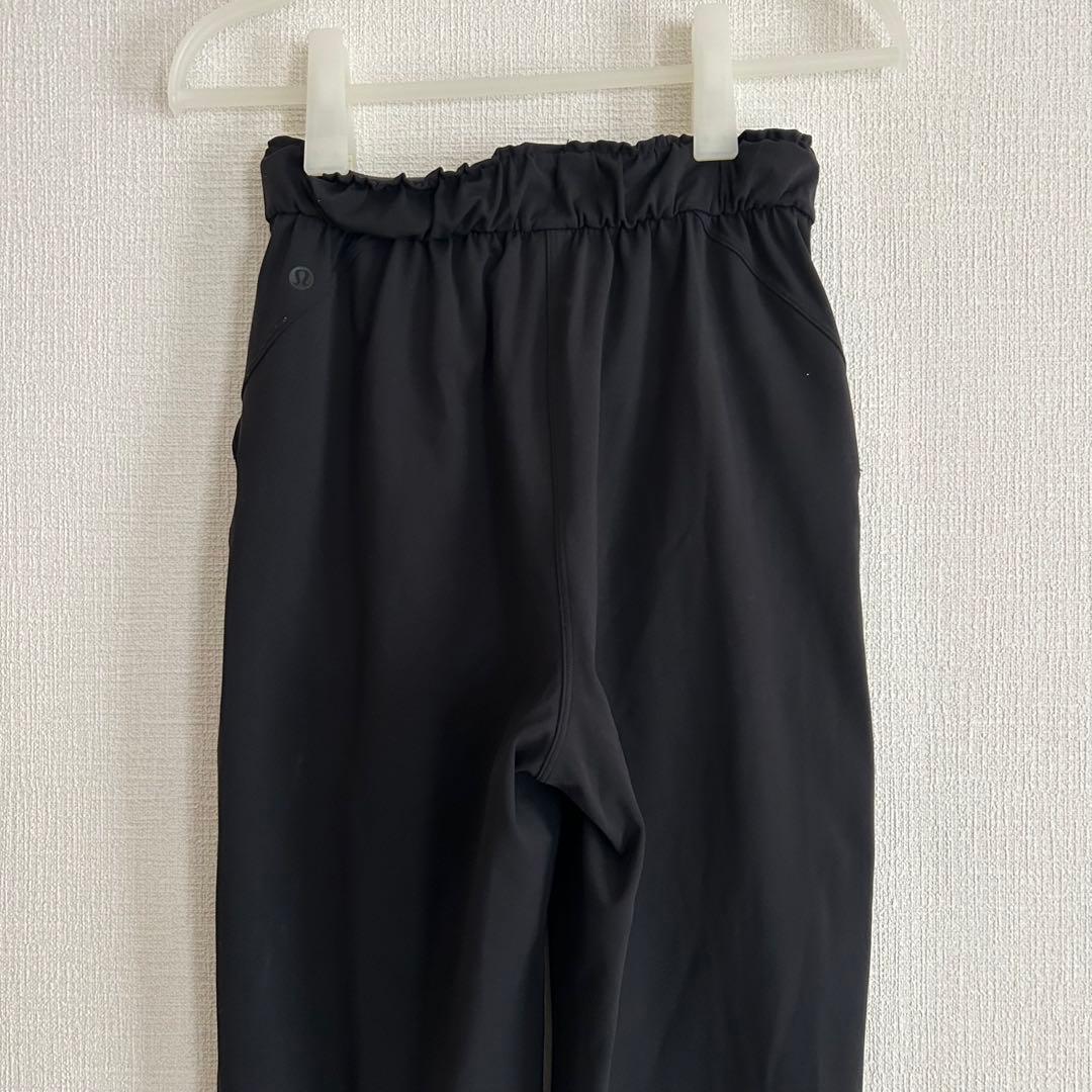 ルルレモン　ストレッチパンツ　ブラック　2