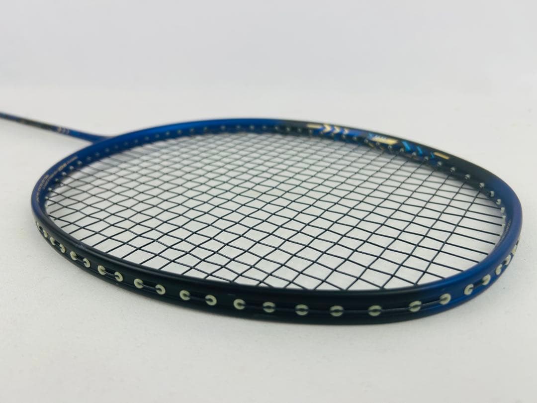 YONEX バドミントンラケット　NANOFLARE200 4UG5 ナノフレア