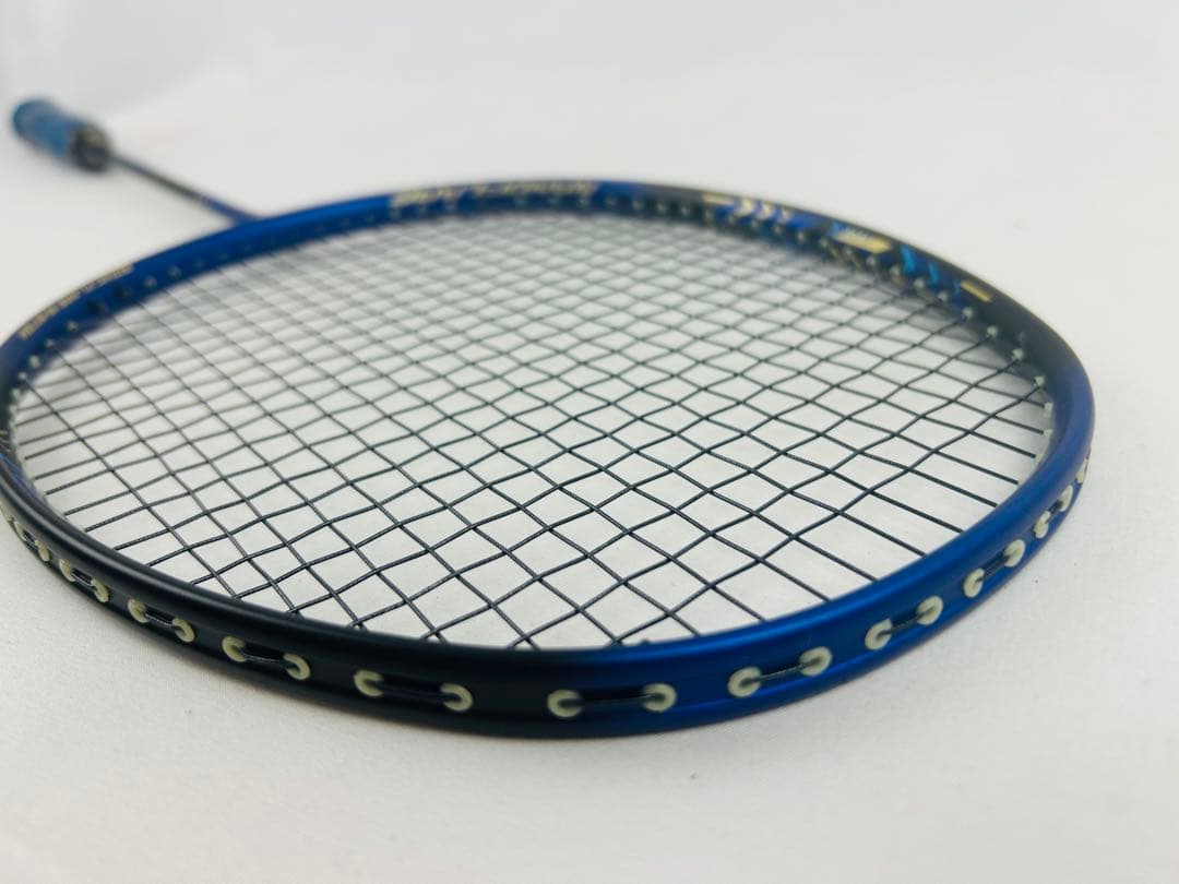 YONEX バドミントンラケット　NANOFLARE200 4UG5 ナノフレア