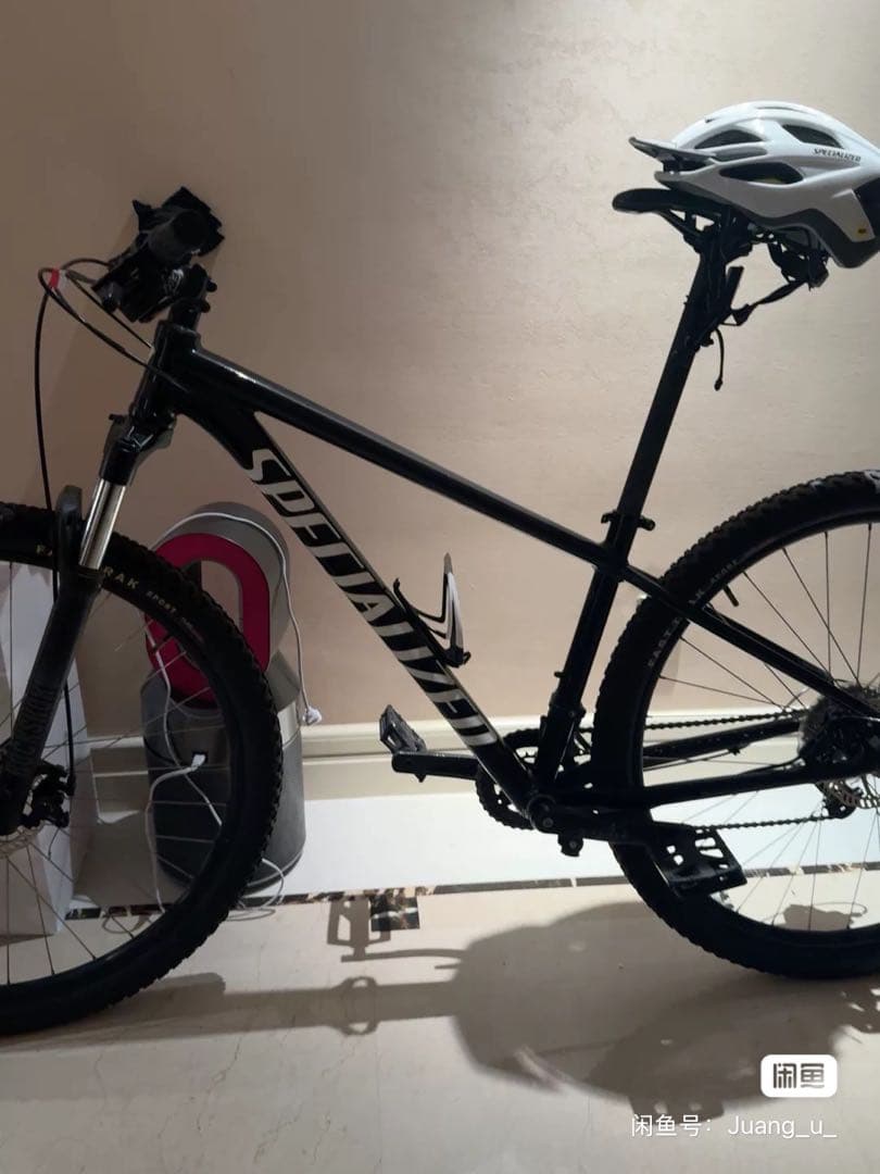 SPECIALIZED マウンテンバイク ブラック ヘルメット付き