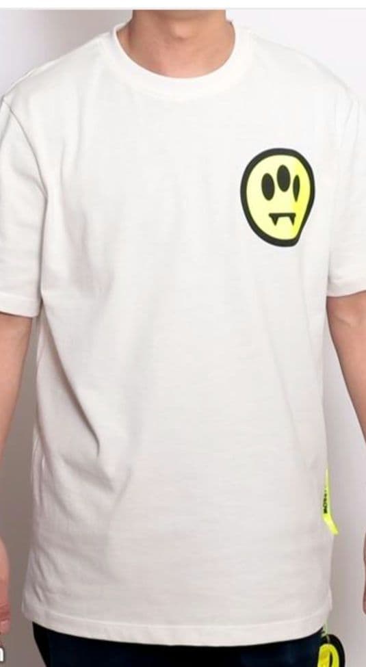 BARROWのロゴが入ったピンクのTシャツ！男女兼用、サイズはSサイズ。