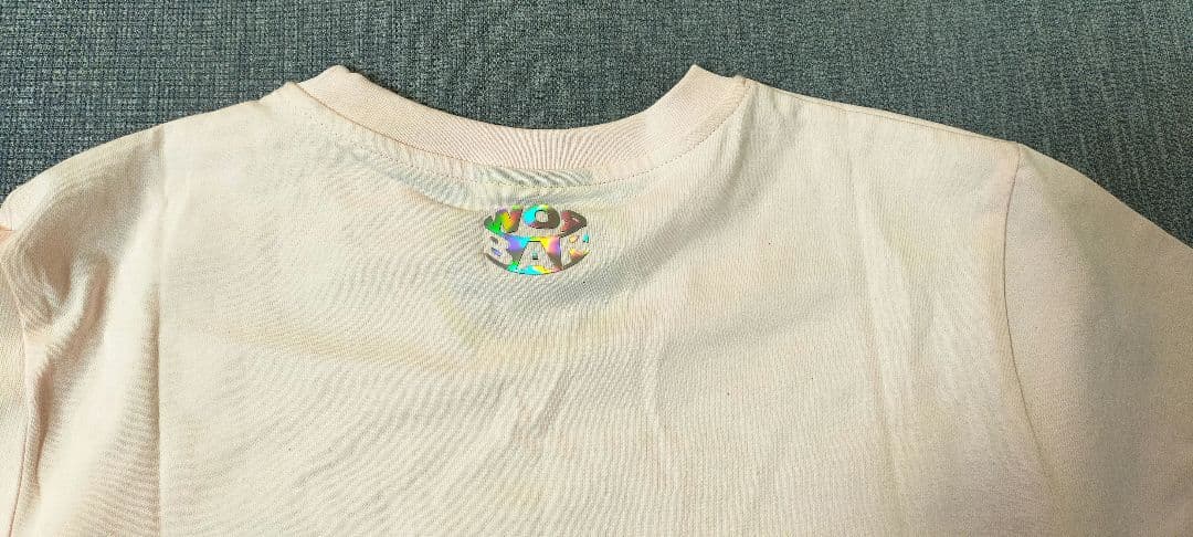 BARROWのロゴが入ったピンクのTシャツ！男女兼用、サイズはSサイズ。
