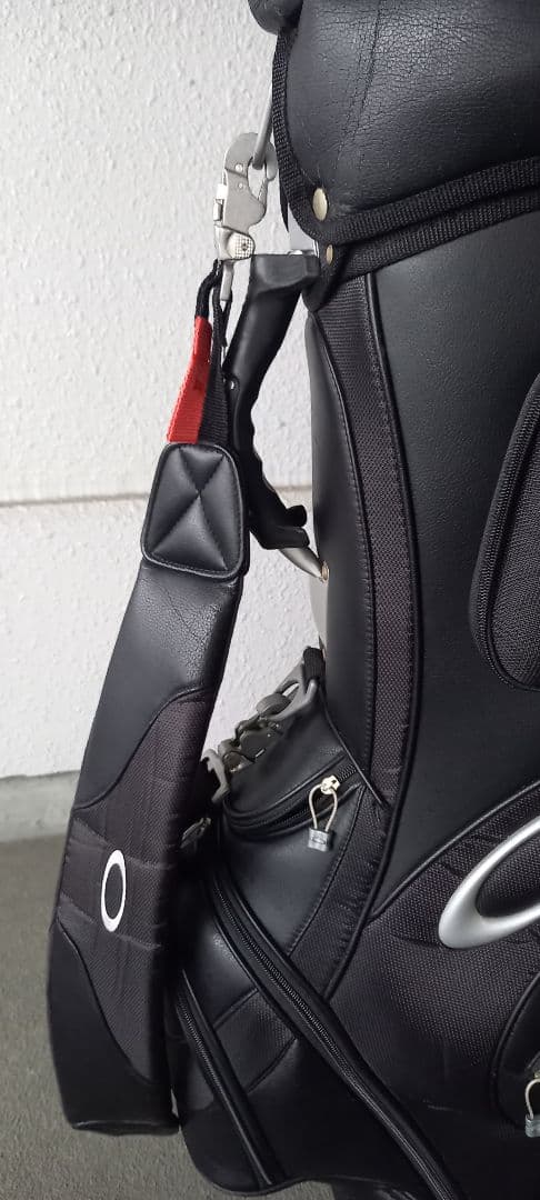 Oakley キャディバッグ ブラック 3w4wオマケ付き。