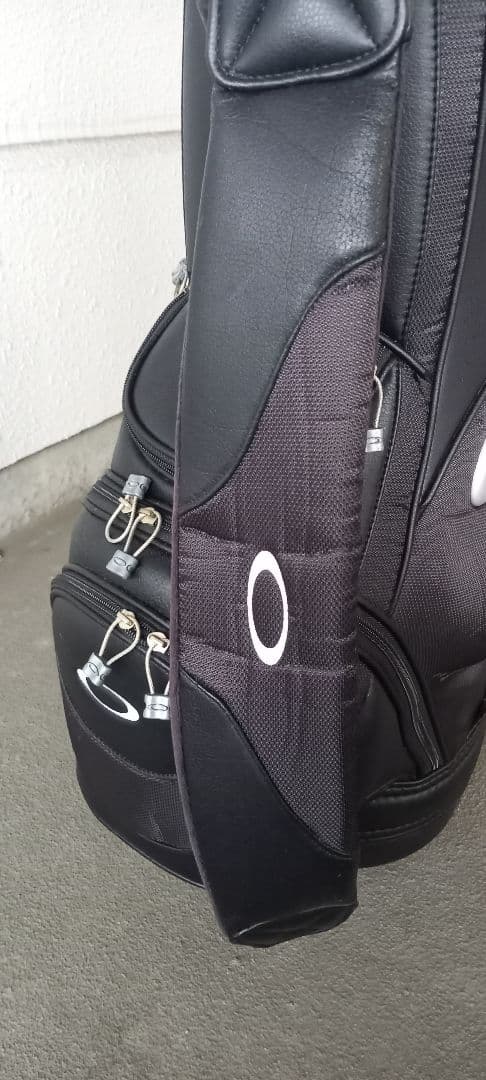 Oakley キャディバッグ ブラック 3w4wオマケ付き。