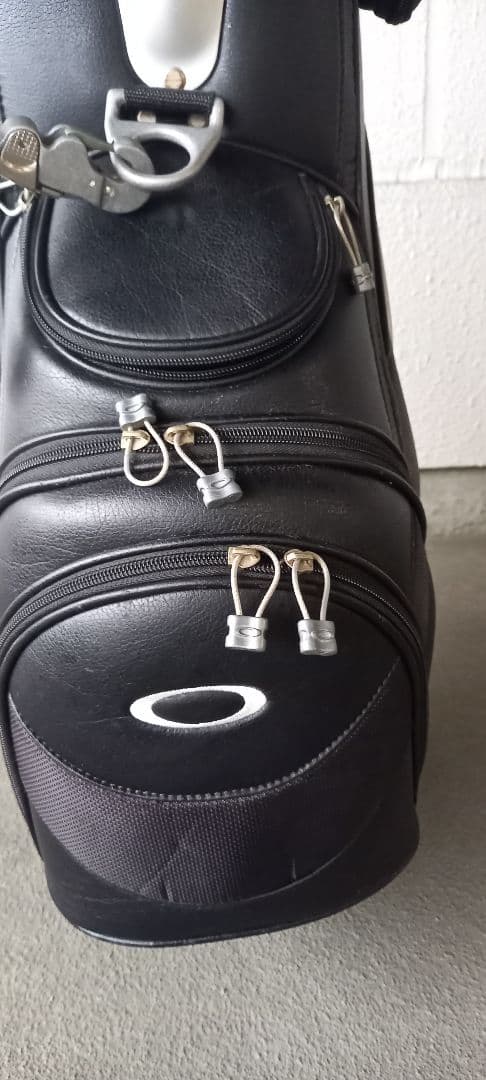 Oakley キャディバッグ ブラック 3w4wオマケ付き。