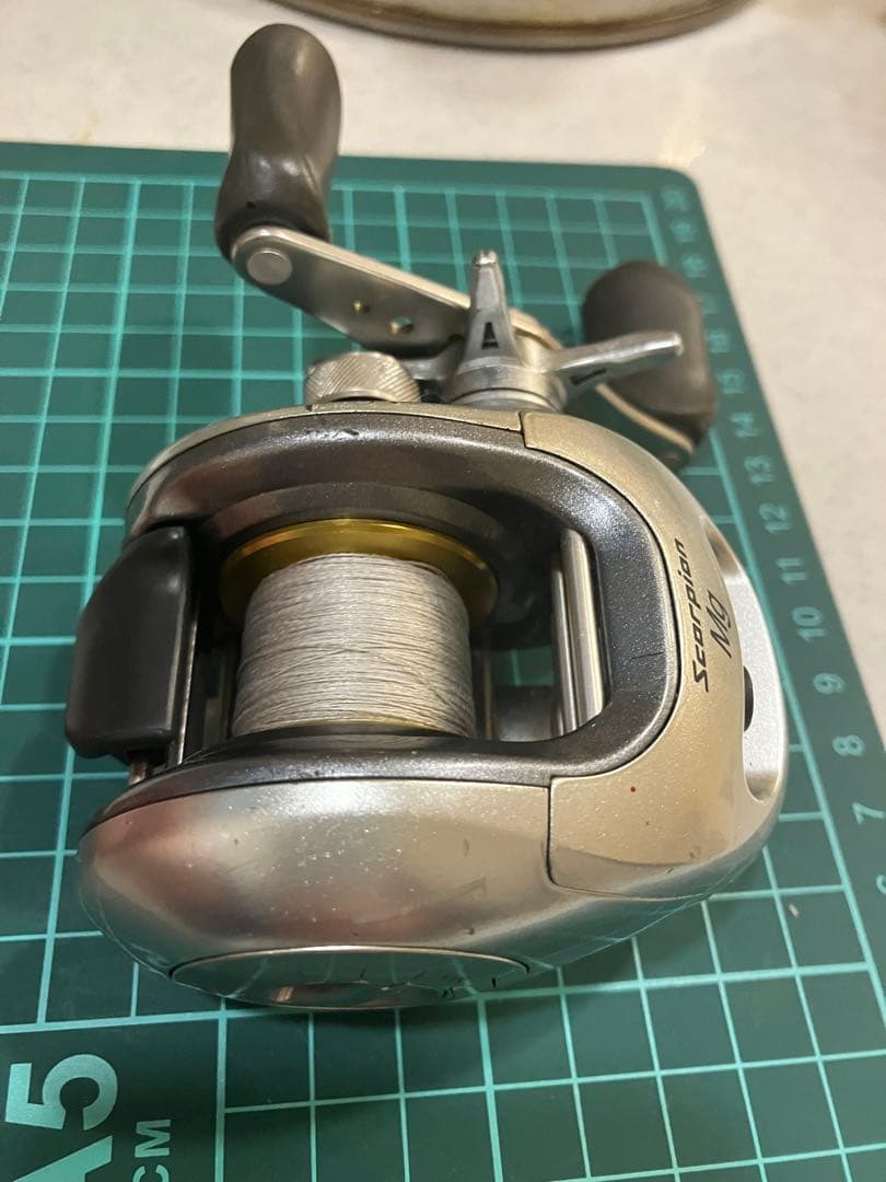 スコーピオンMg 1001 ベイトリール 左ハンドル