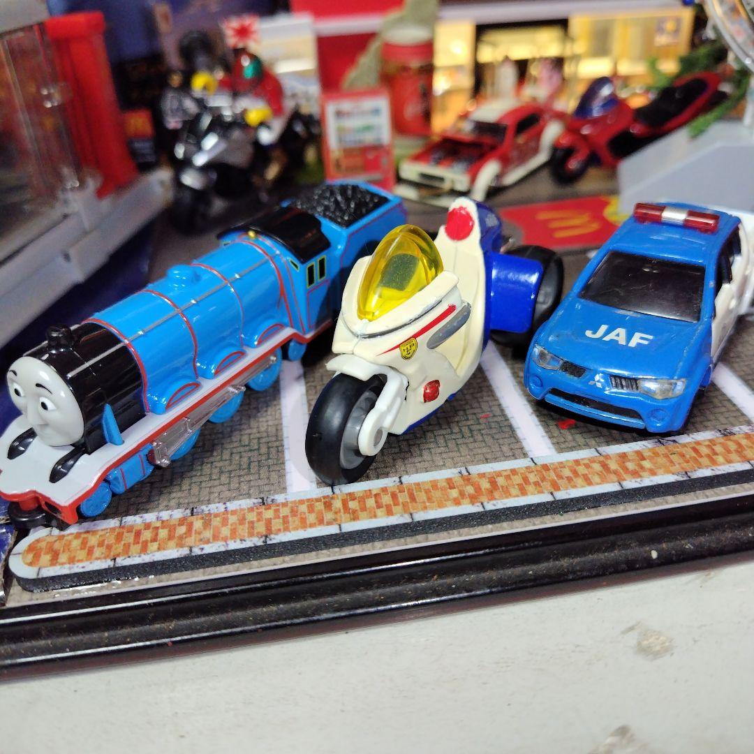 商品Ｎｏ.３７５７★お子さんが好きな車を集めてみました☆警察・消防・救急他色々☆
