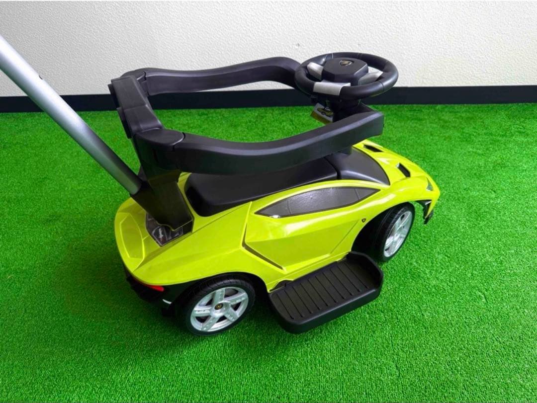 ランボルギーニ グリーン色の車型手押し車 乗用おもちゃ