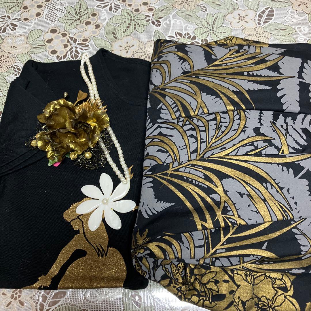 フラダンスパウ黒とTシャツと金の花柄　ネックレスと、髪飾りセット
