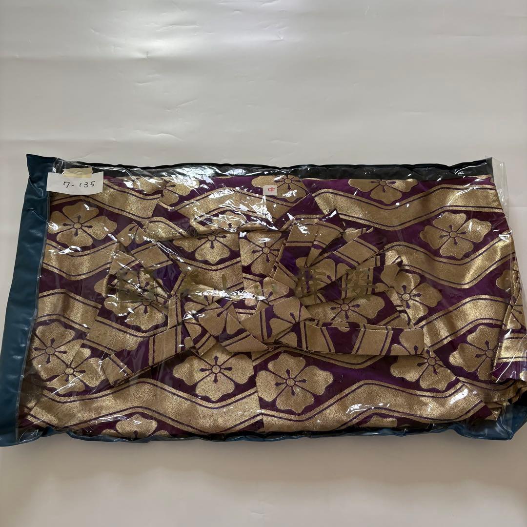 (7-135)馬乗袴　2尺2寸　紫　金　花菱