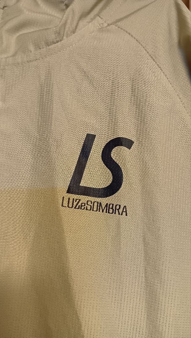 Luz e Sombra フード付きウィンドブレーカー　セットアップ