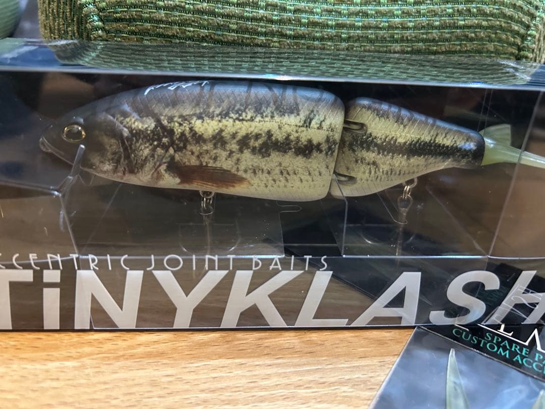 ★DRT タイニークラッシュ　リアルバス★新品未使用品　V-テイル付