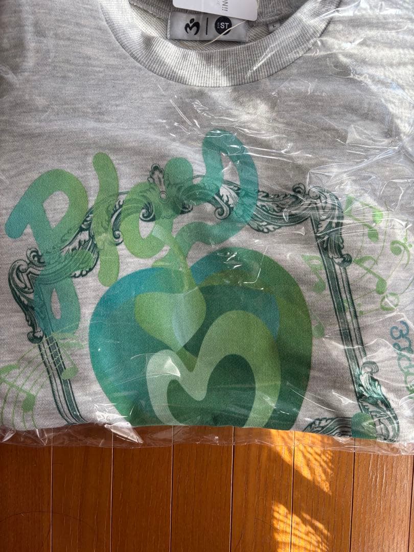 Mrs. GREEN APPLE × and STコラボオーバーサイズスウェット