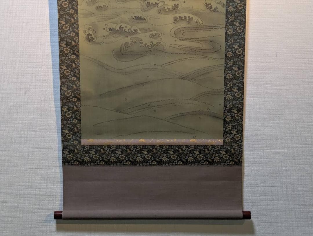 【真作】掛軸　中国美人画　波間に舞う仙女図　古画調彩色　合箱入　V182