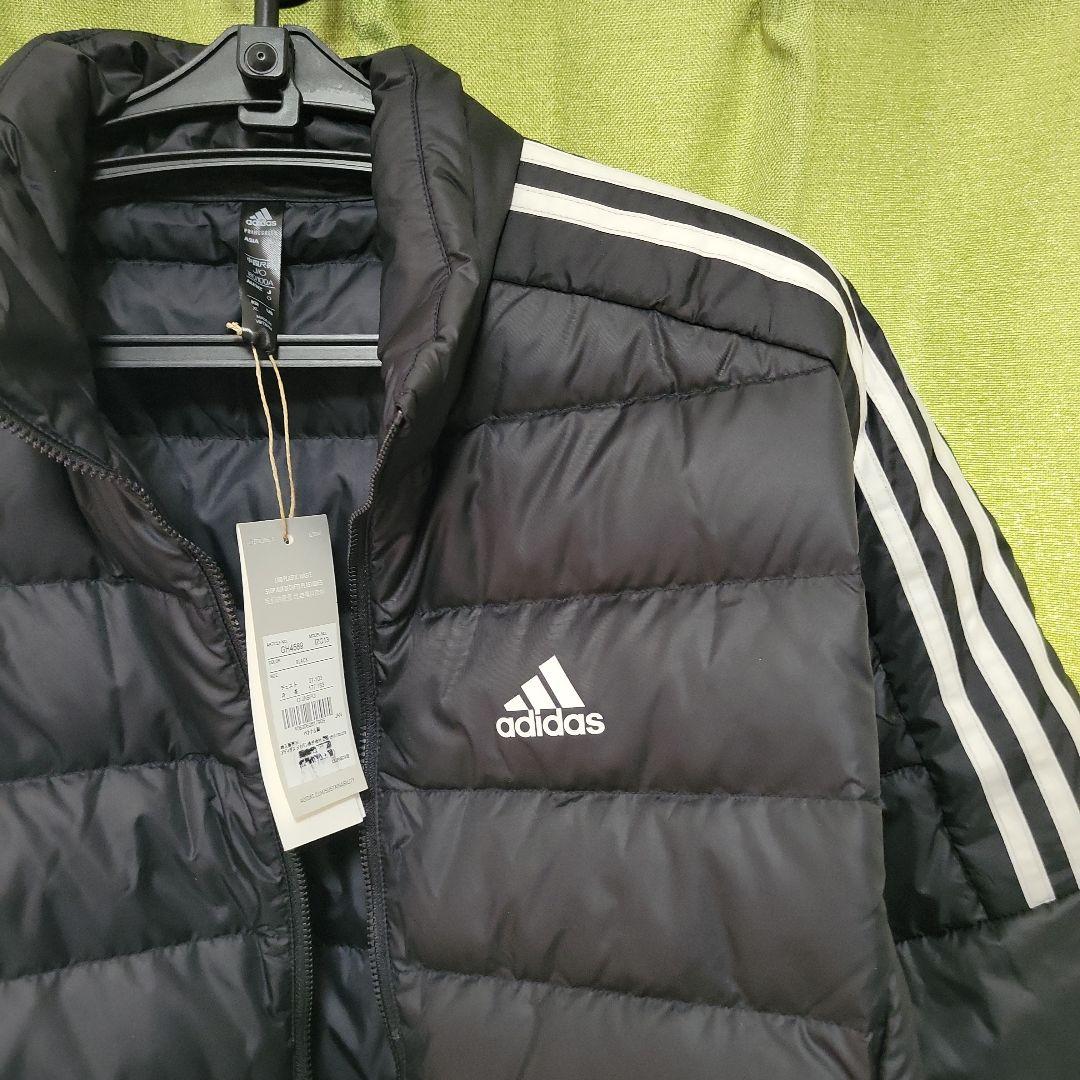 新品、未使用品、アディダス中綿ダウン、サイズＬＬ、カラー黒