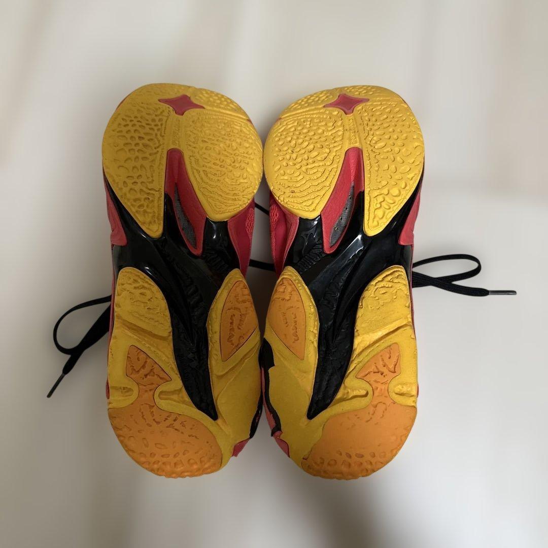 23.5 Mizuno バレーボールシューズ レッド/イエロー