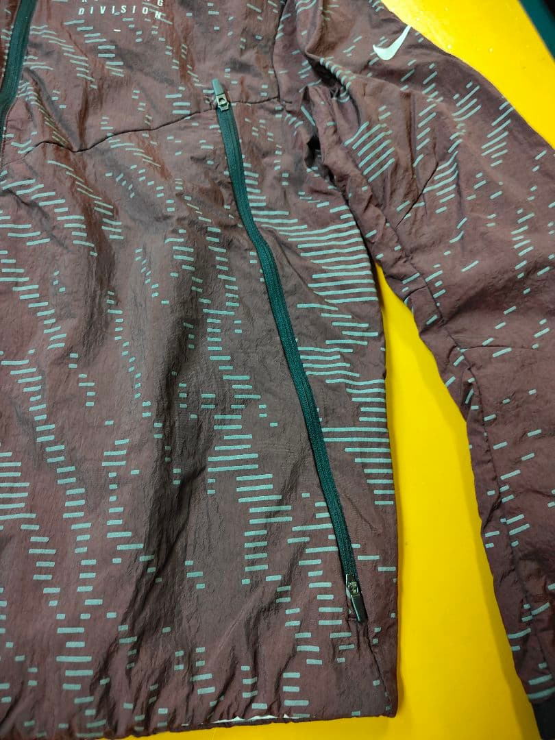 NIKERUNNINGDIVISION　ナイロンジャケット　ランニングウェア