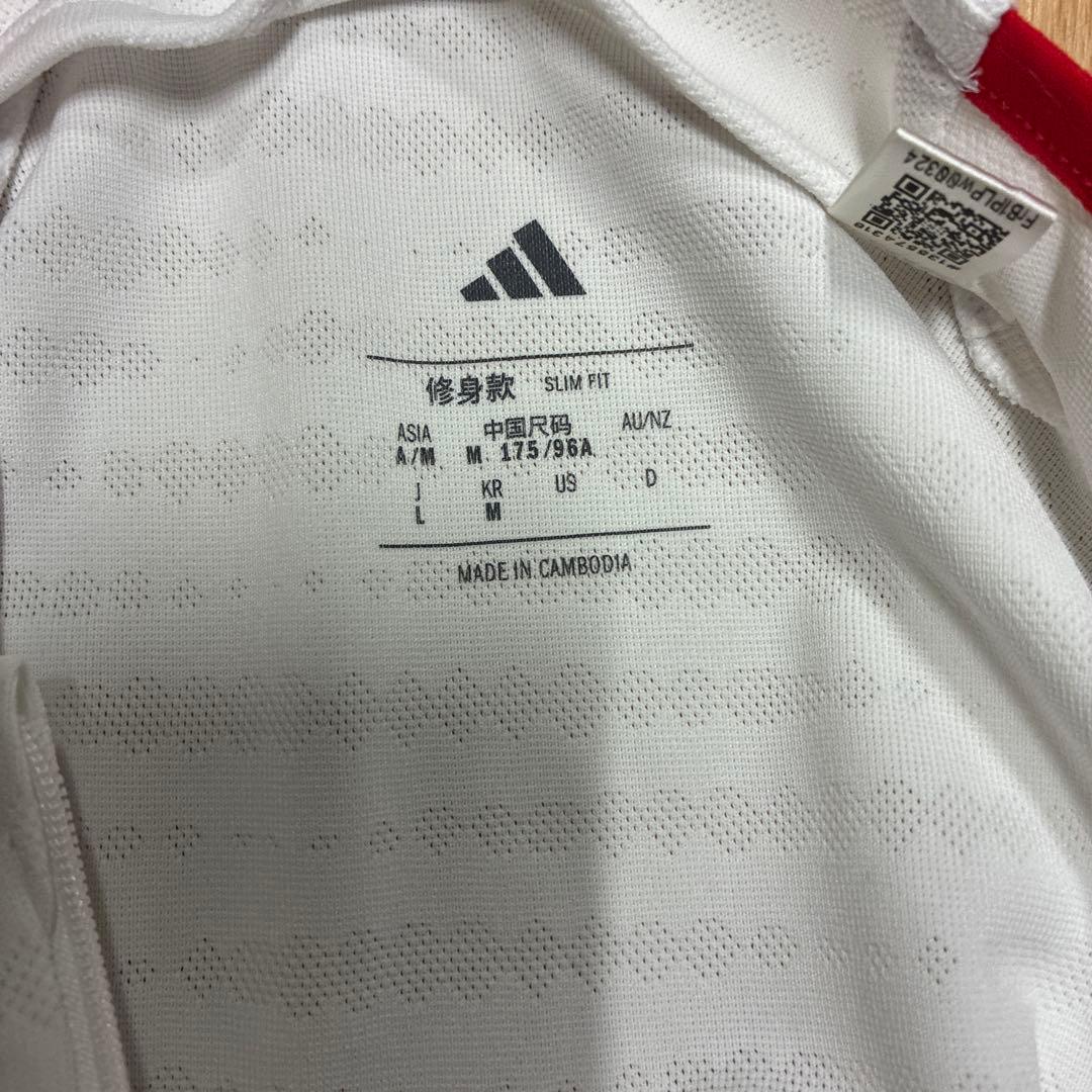 adidas サッカー　トレーニングウェア