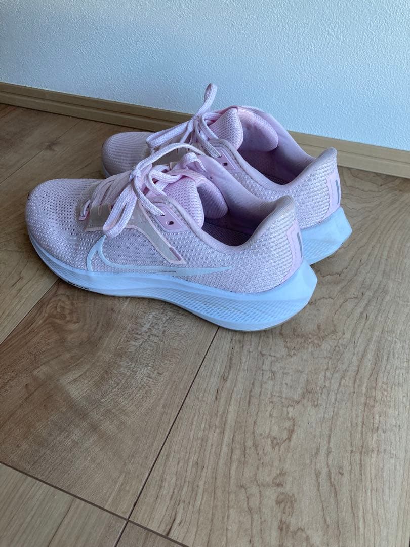 NIKE 24.5cm レディース　ピンク　ランニングシューズ　スニーカー　陸上