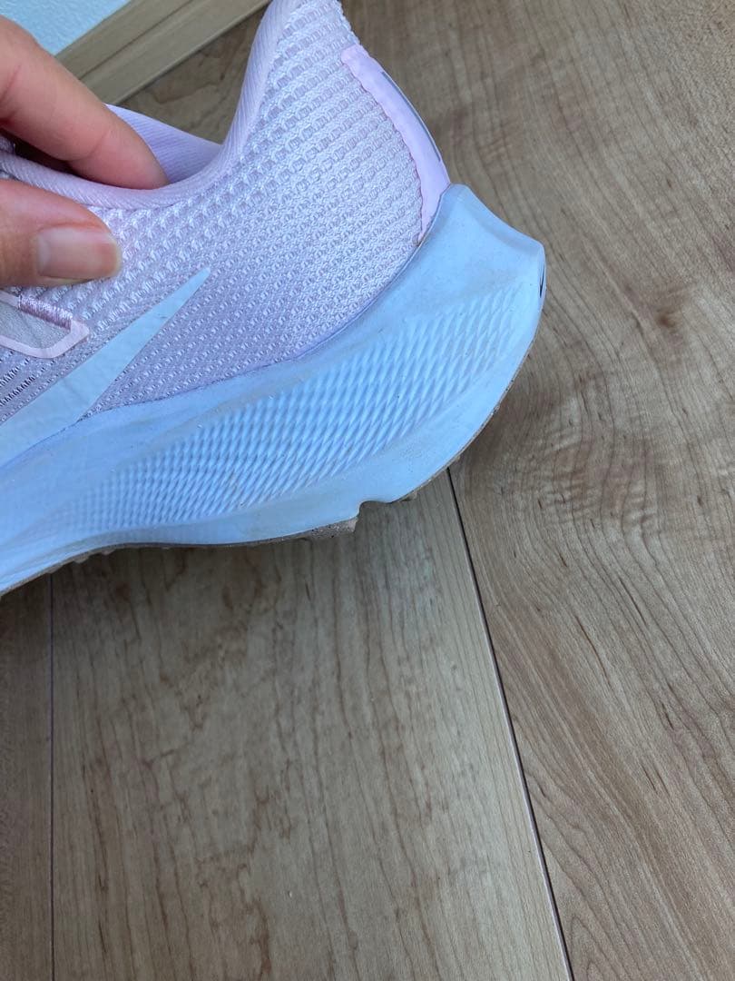 NIKE 24.5cm レディース　ピンク　ランニングシューズ　スニーカー　陸上