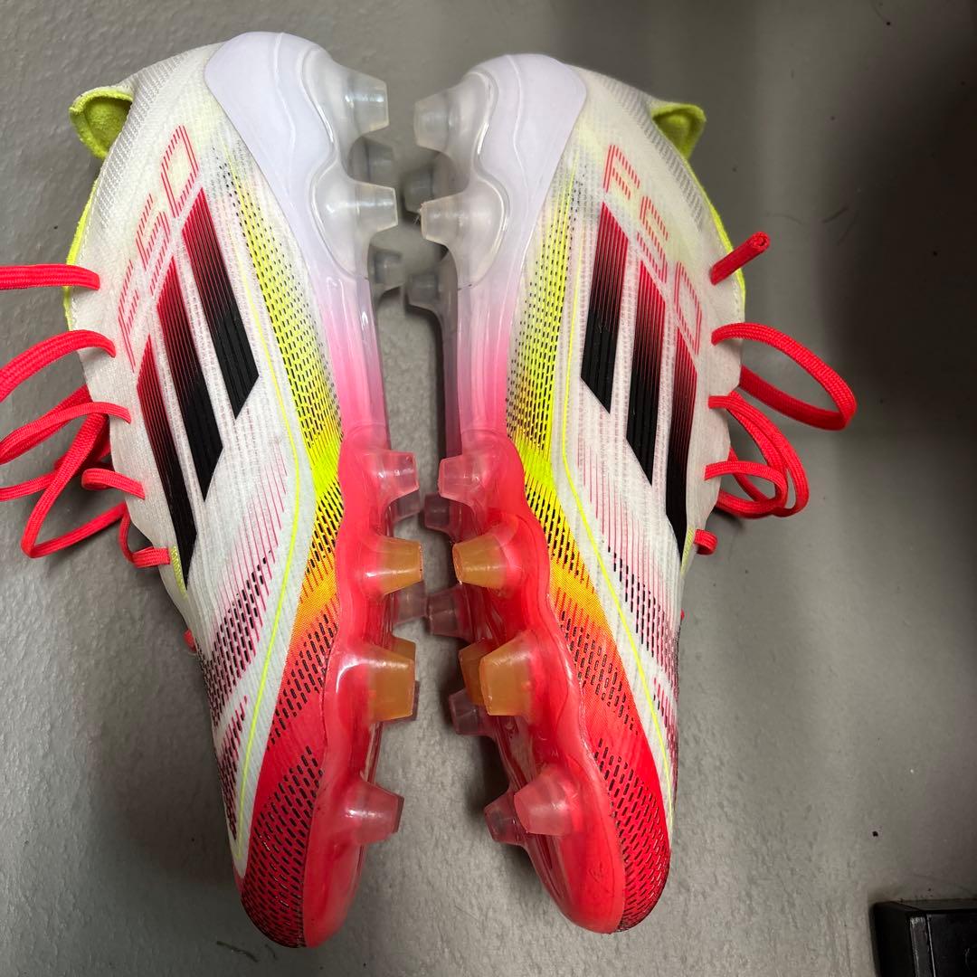 adidas F50 サッカーシューズ ホワイト/ピンク/イエロー