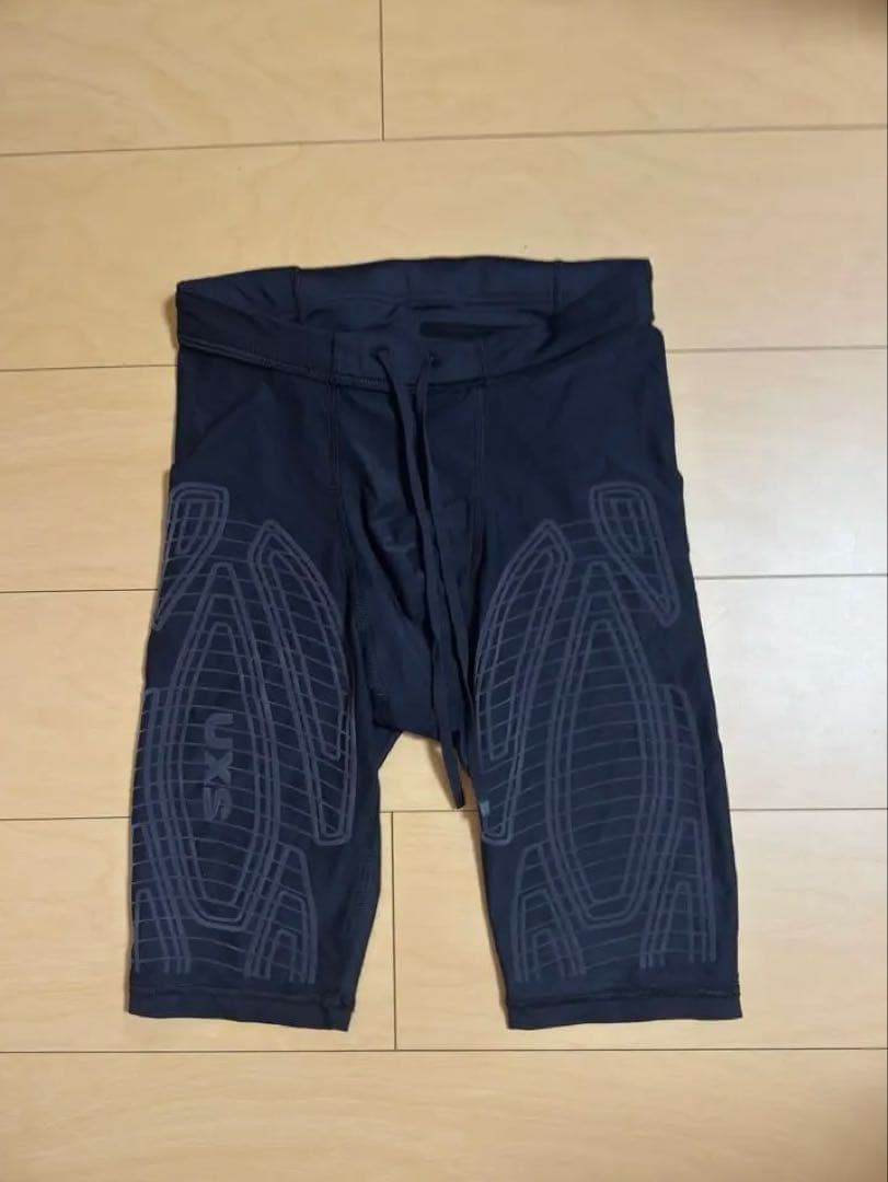 2XU mcs ハーフタイツ　Sサイズ