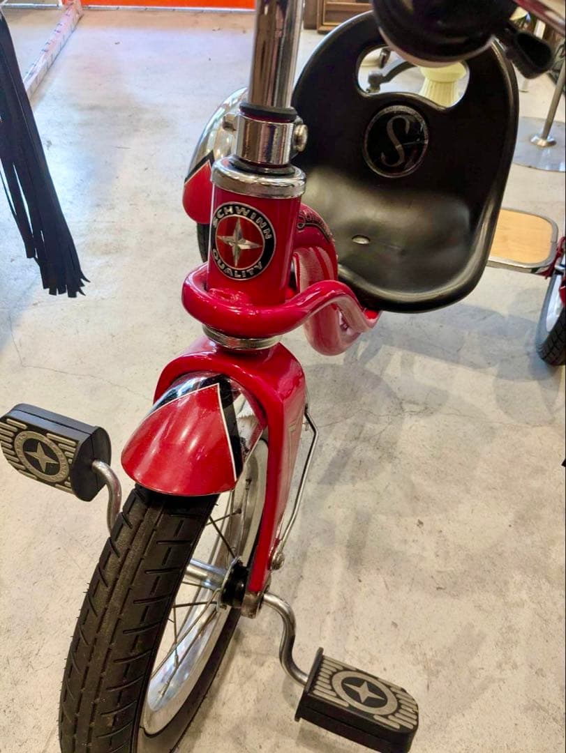シュウィン ロードスター 12インチ 三輪車 Schwinn Roadster