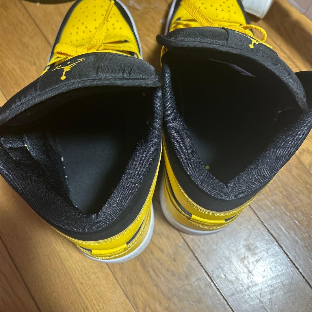 NIKEエアジョーダン1イエロー