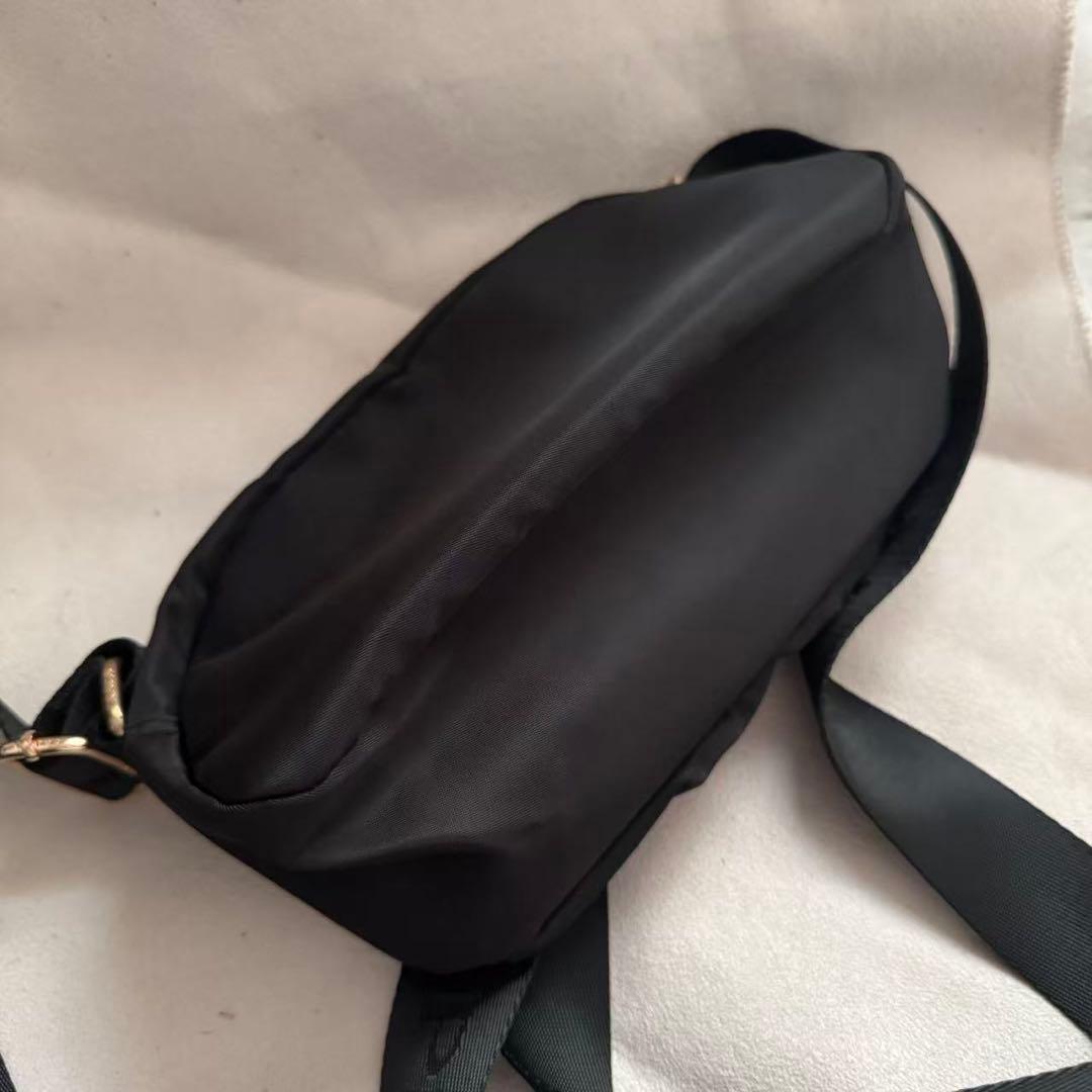 PRADA ショルダーバッグ ナイロン 三角口ゴ ノベルティ ブラック