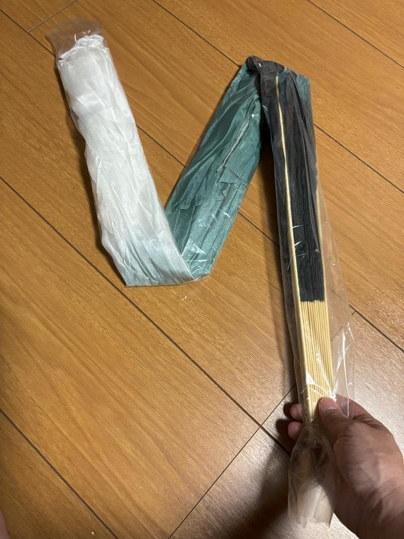 【新作新品】★ビッグフラッターファンベール★右手のみ★黒～白グラデ