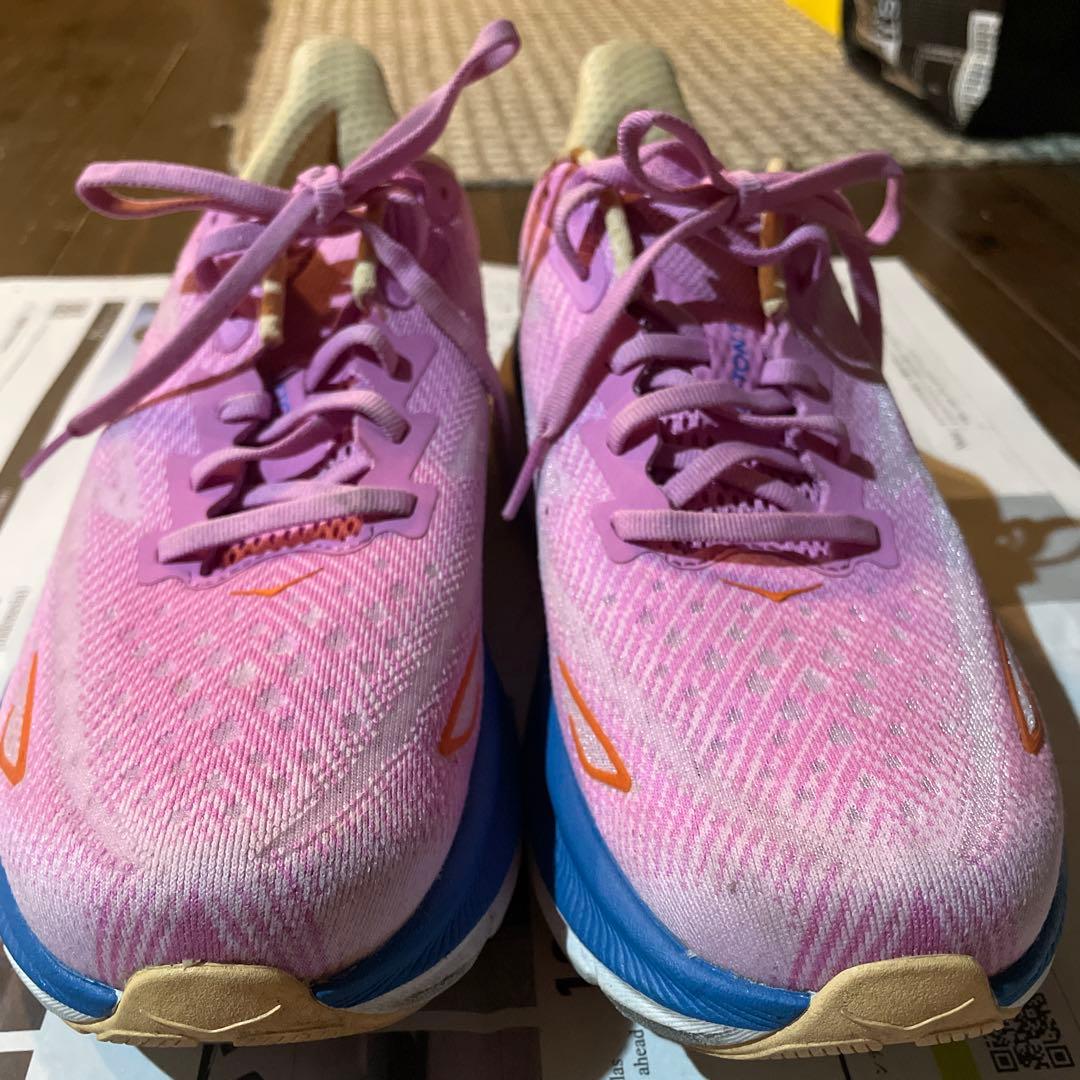 HOKA CLIFTON 9 ランニングシューズ ピンク系