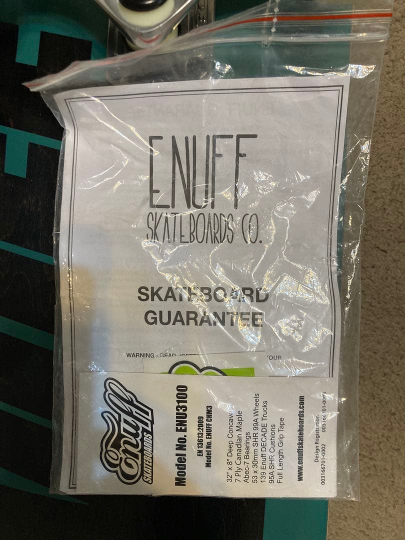 新品未使用 ENUFF スケートボード　half stain