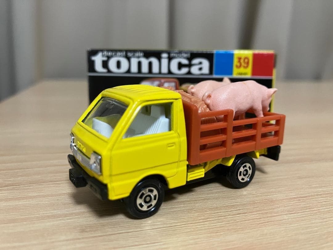 日本製トミカ　黒箱39　スズキ　キャリイ　家畜運搬車　デッドストック