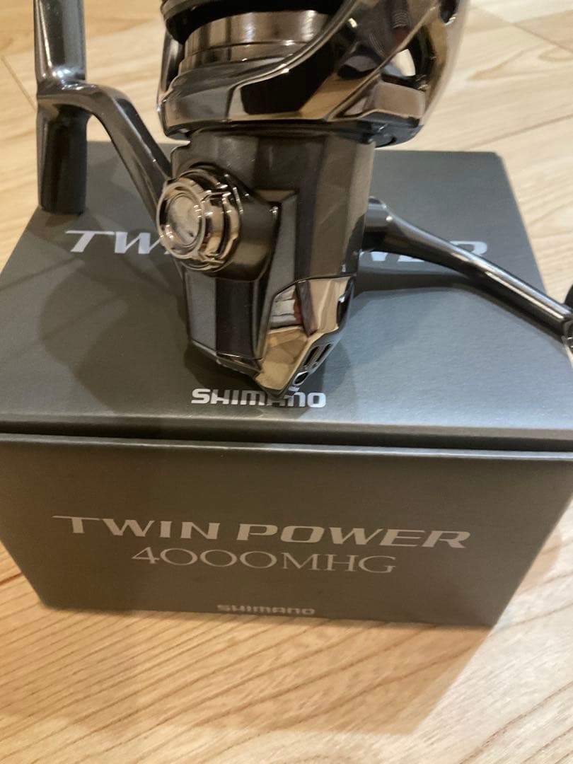 24 TWIN POWER 4000MHG シマノ ツインパワー 未使用品