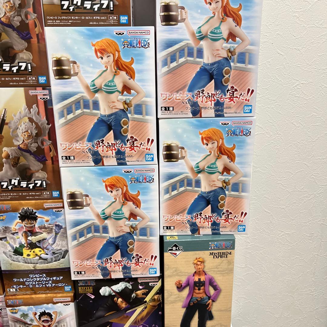 ワンピース フィギュア　33体　ワンピースカード