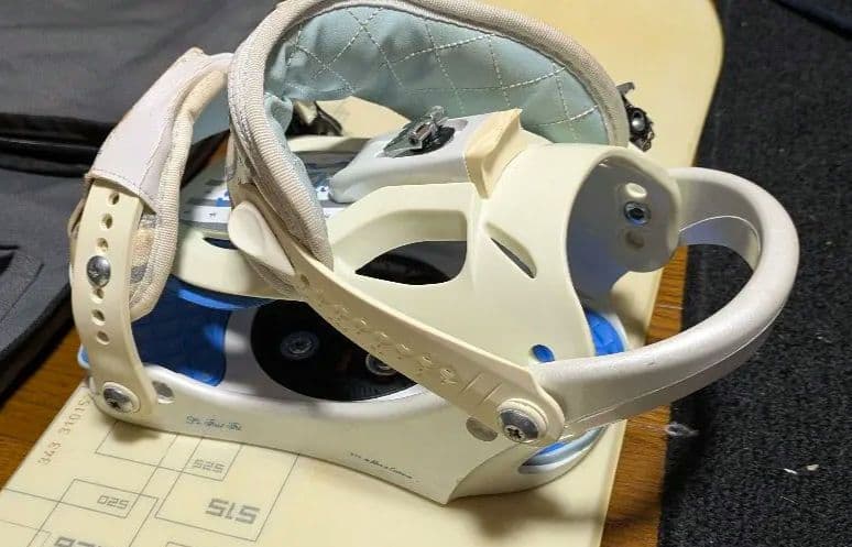 【スノボ初心者おすすめ】Salomon スノーボード 赤 バインディング付き