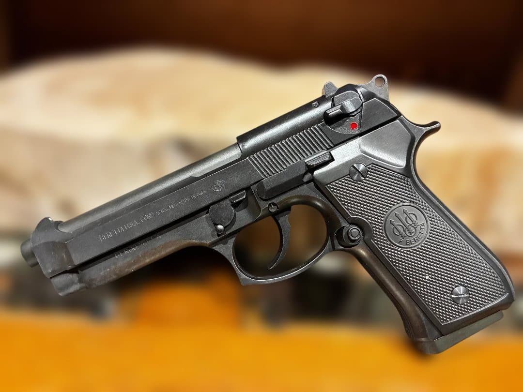 MGC製 固定スライドガスガン　 ベレッタM92F スーパーリアルヘビーウエイト