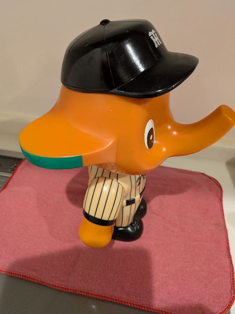 阪神タイガース　サトちゃん&サトコちゃん貯金箱(非売品）(希少価値）