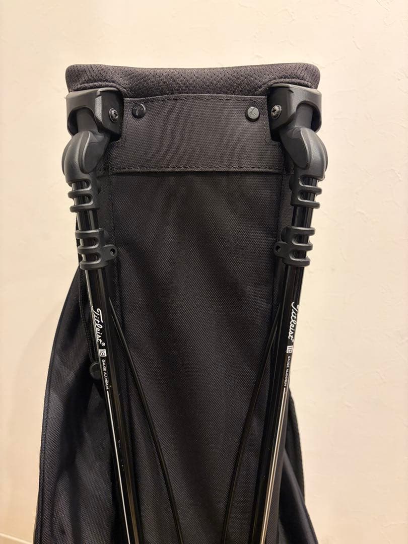 Titleist プレイヤーズ4 スタンドキャディバッグ 黒/白　8.5型