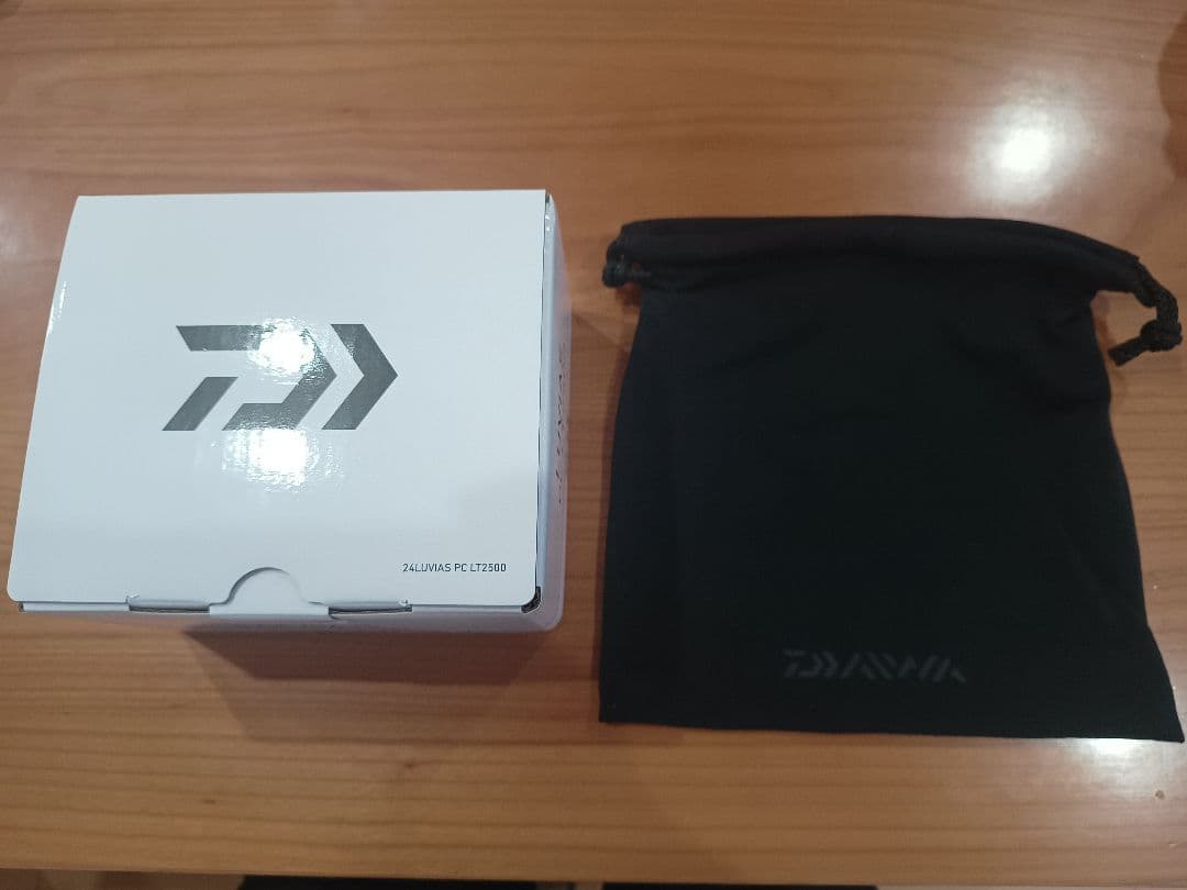 ダイワ　24 ルビアス PC LT2500 美品【 DAIWA LUVIAS】
