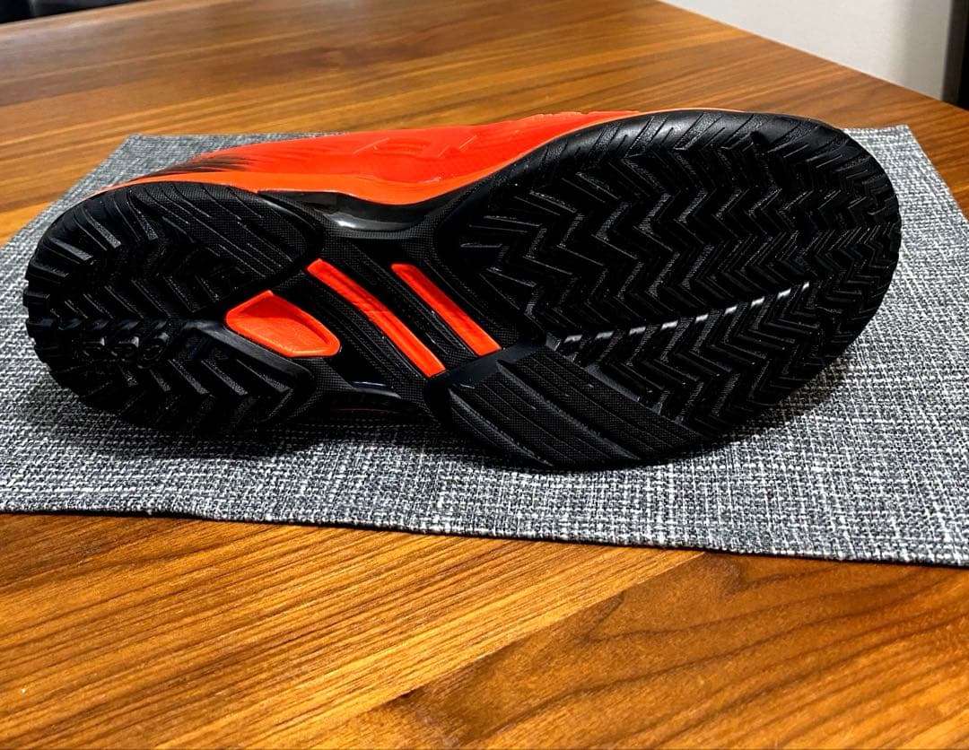 【新品未使用】テニスシューズアシックスSOLUTION SPEED FF