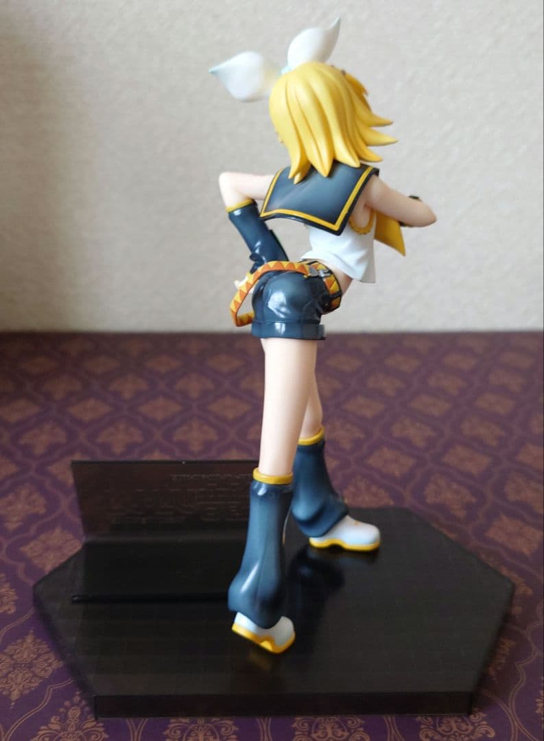 鏡音リン 1/8スケールフィギュア グッドスマイルカンパニー
