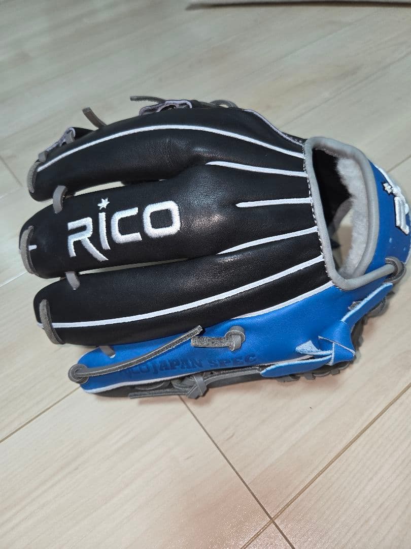 RICO 軟式グローブ 黒/青　内野手用