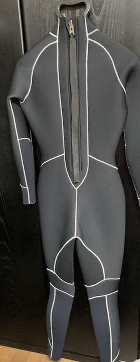 ウェットスーツ　バイアームス