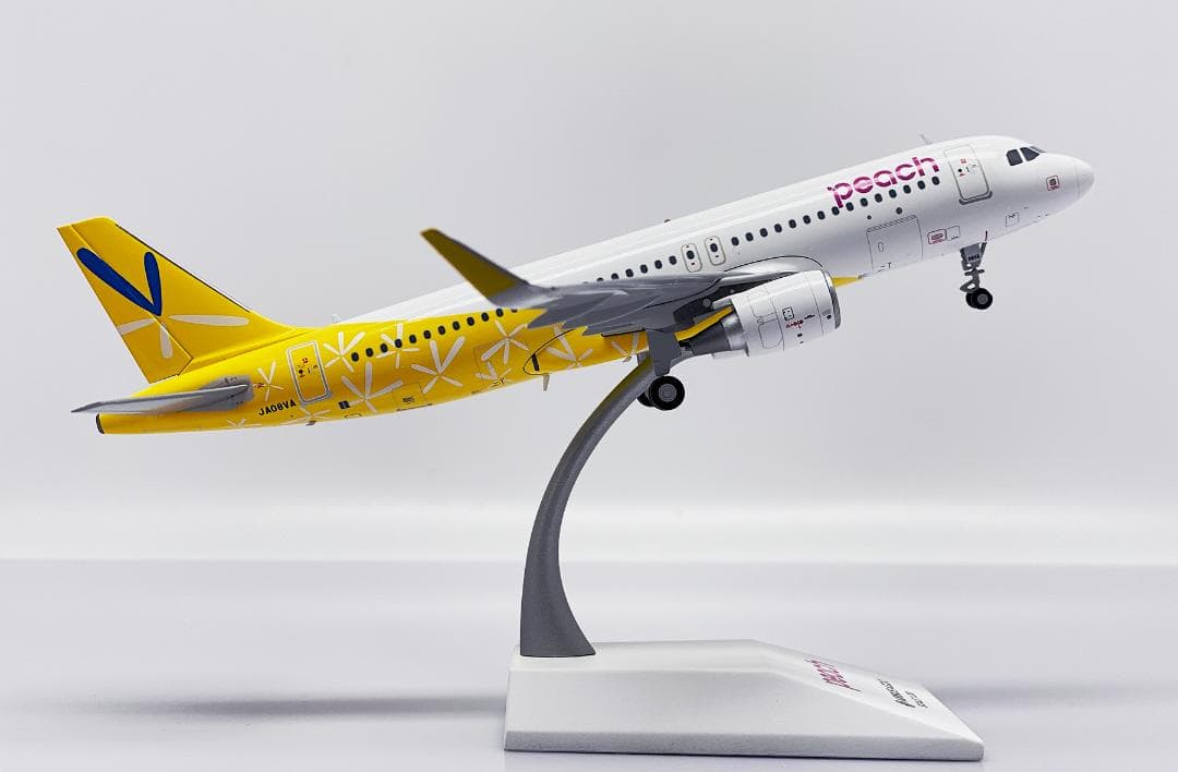 航空機・ヘリコプター Peach A320 JA08VA 1/200