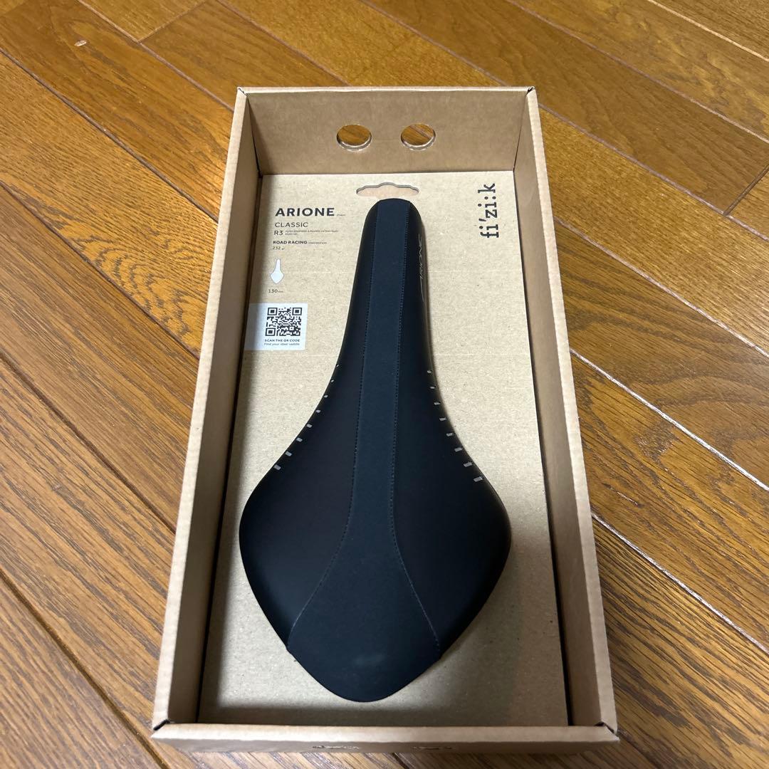 フィジーク　サドル