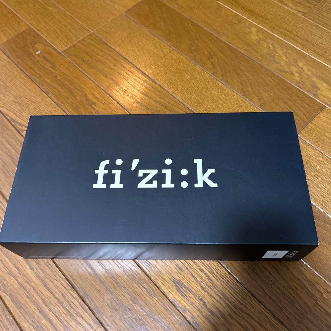 フィジーク　サドル