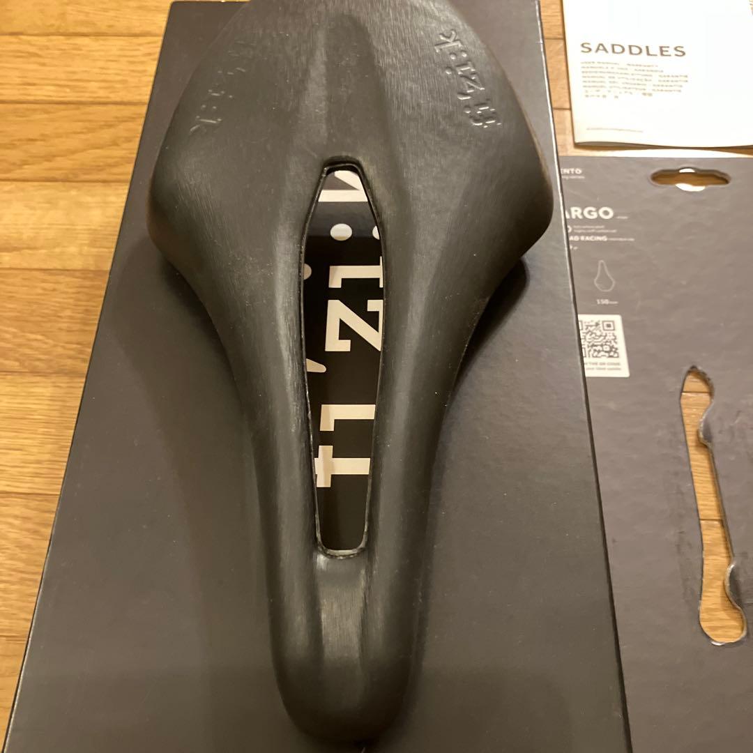 fizik VENTO ARGO 00 150mmカーボン サドル